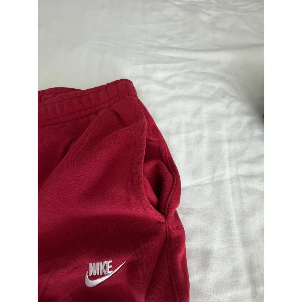 Nike Sportswear Club Fleece Shorts Mens Medium Red BV2671-890 NWOT